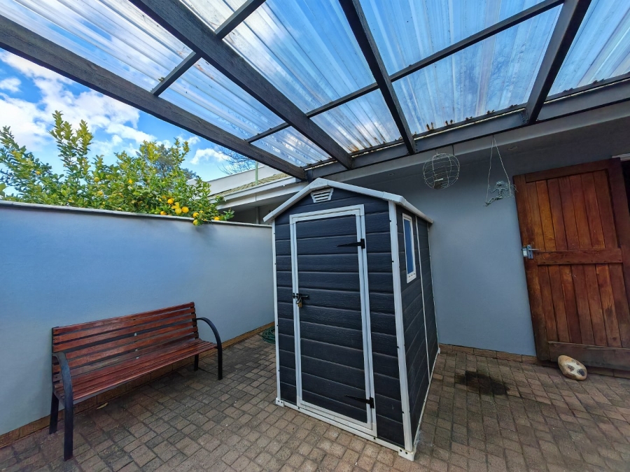 5 Bedroom Property for Sale in Heuwelsig Free State